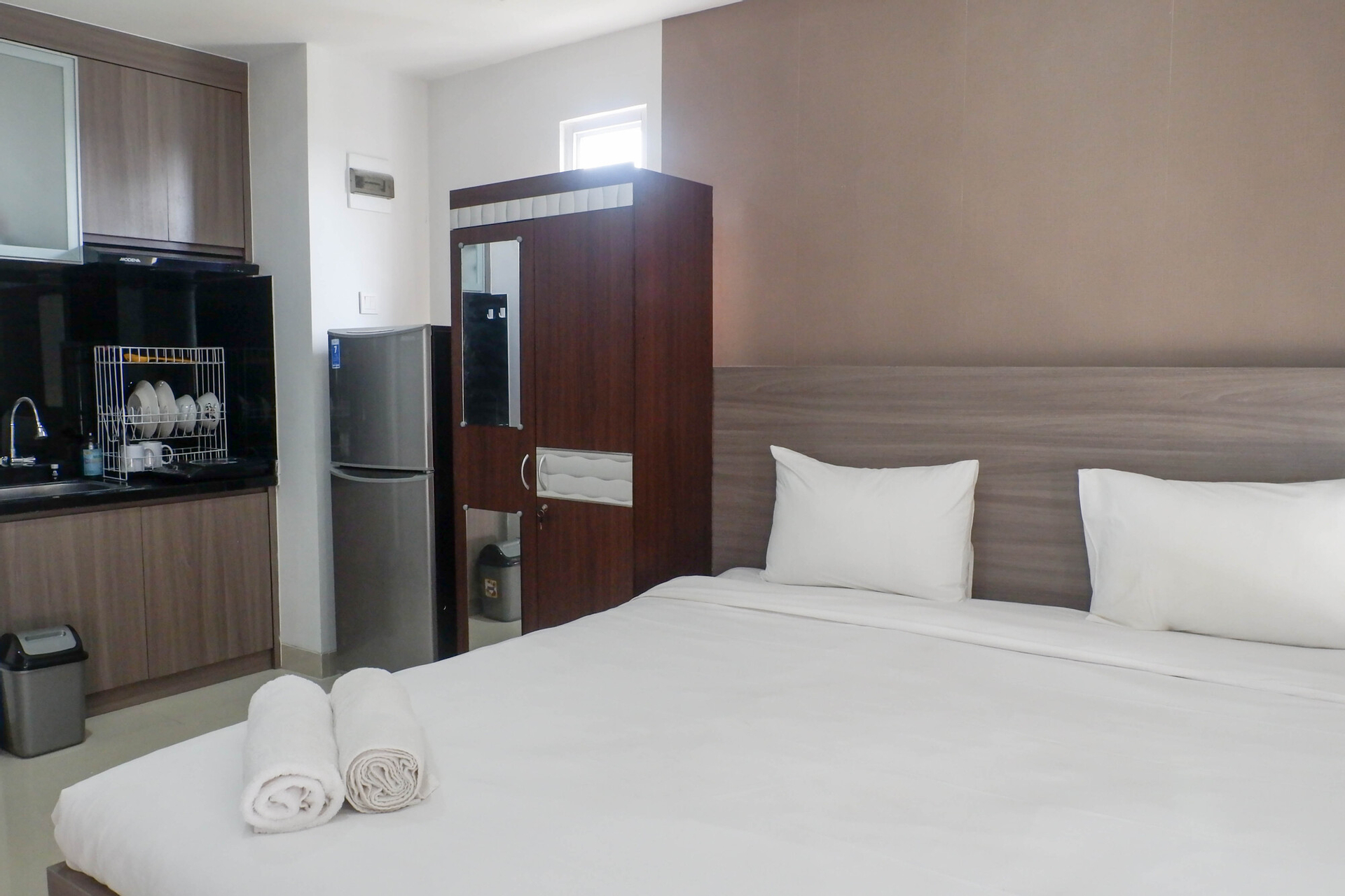 Bedroom 3, Minimalist Modern Studio Room Apartment at Taman Melati By Travelio, Surabaya