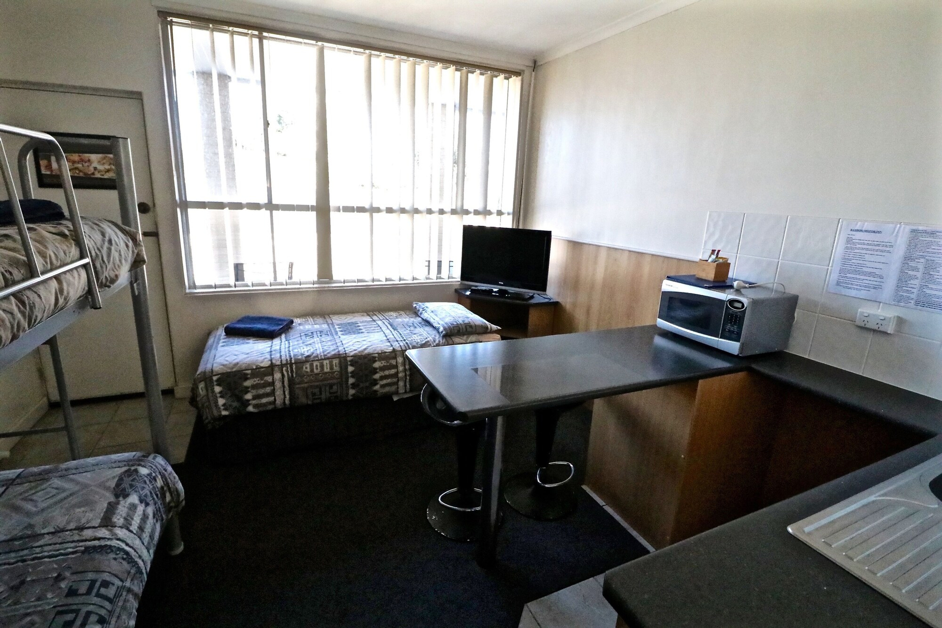 Bedroom, Bamboo Motor Inn, E. Gippsland - Bairnsdale