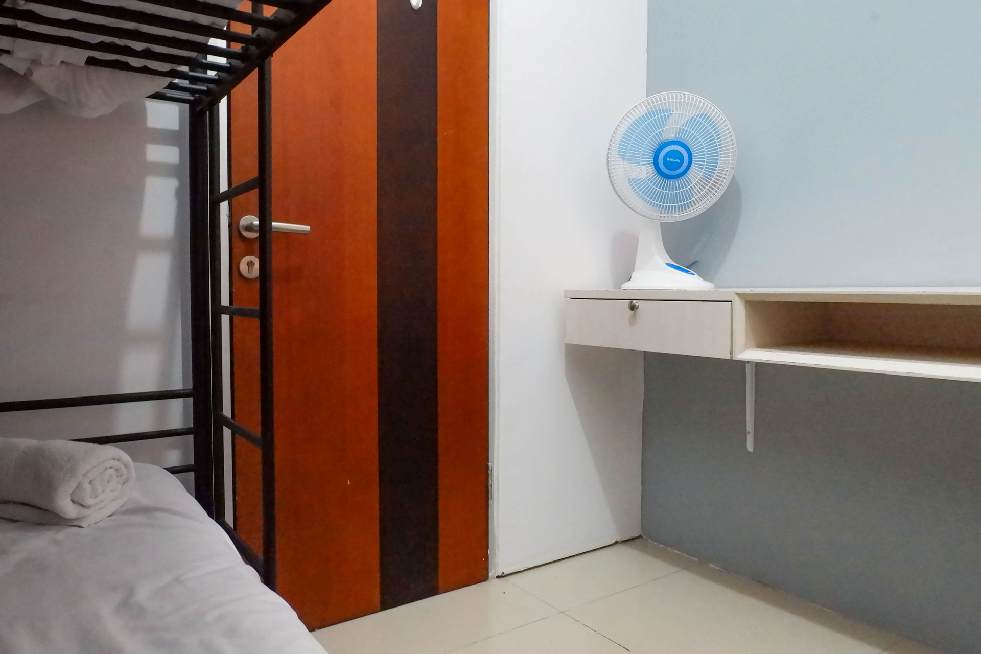 Bedroom 4, Best Deal & Strategic 2BR Apartment at Gunawangsa Merr By Travelio, Surabaya