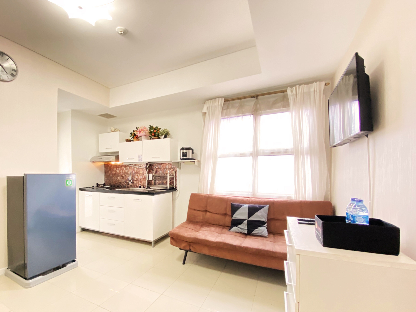 Comfy and Modern 2BR Apartment at Parahyangan Residence By Travelio, Bandung