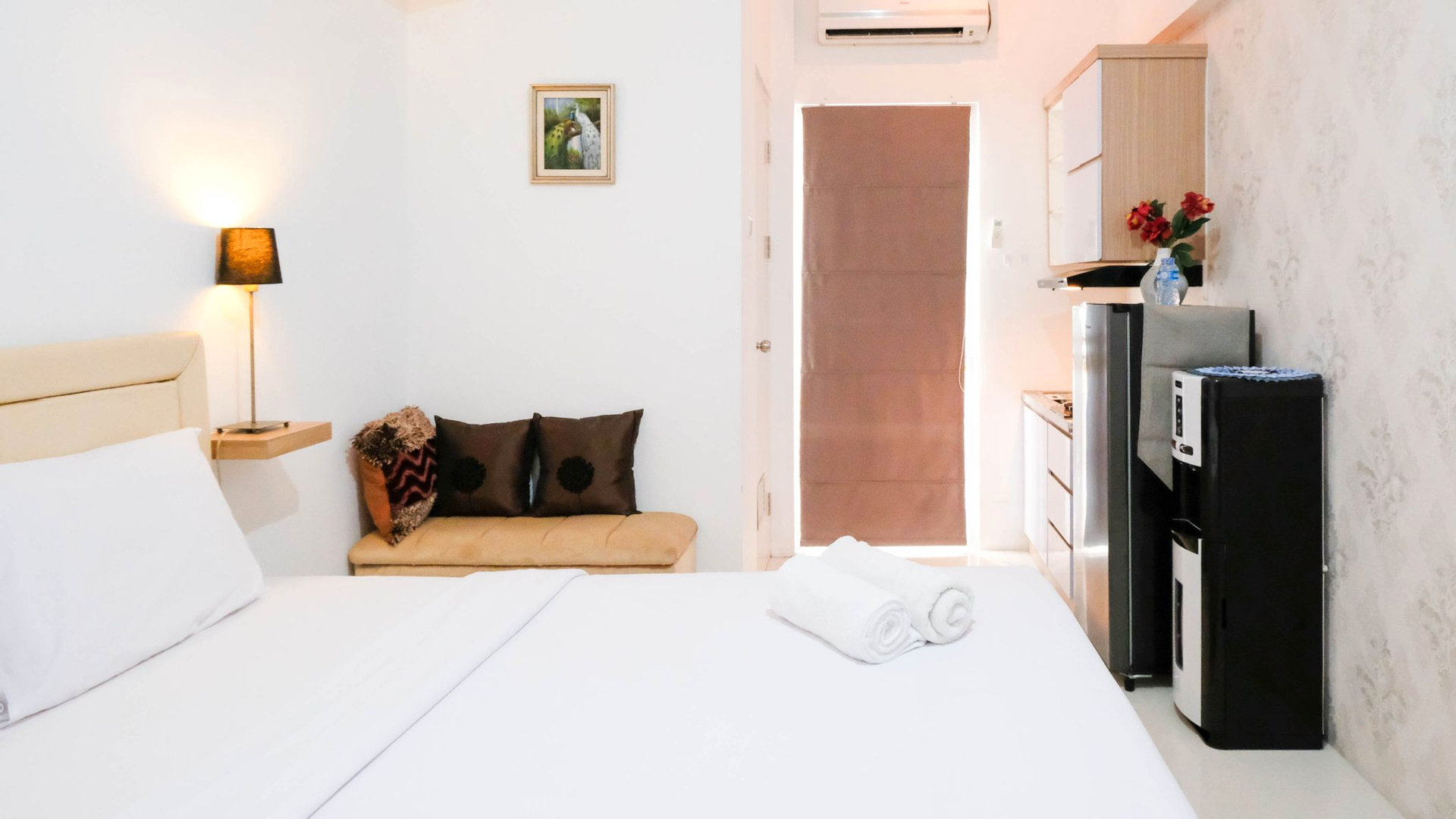 Bedroom 2, Cozy Stay and Modern Studio Apartment at Gunawangsa Tidar By Travelio, Surabaya