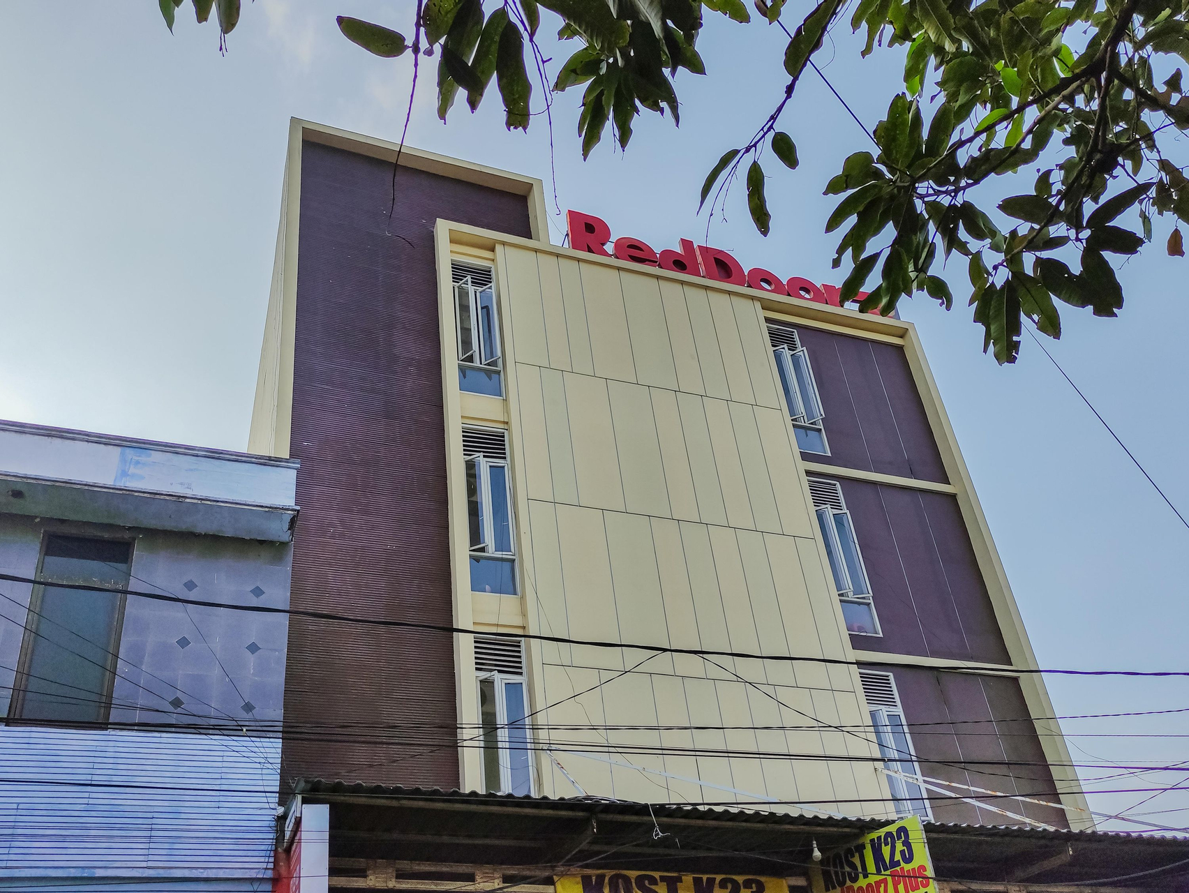 Exterior & Views 2, RedDoorz Plus @ K23 Rungkut Madya, Surabaya