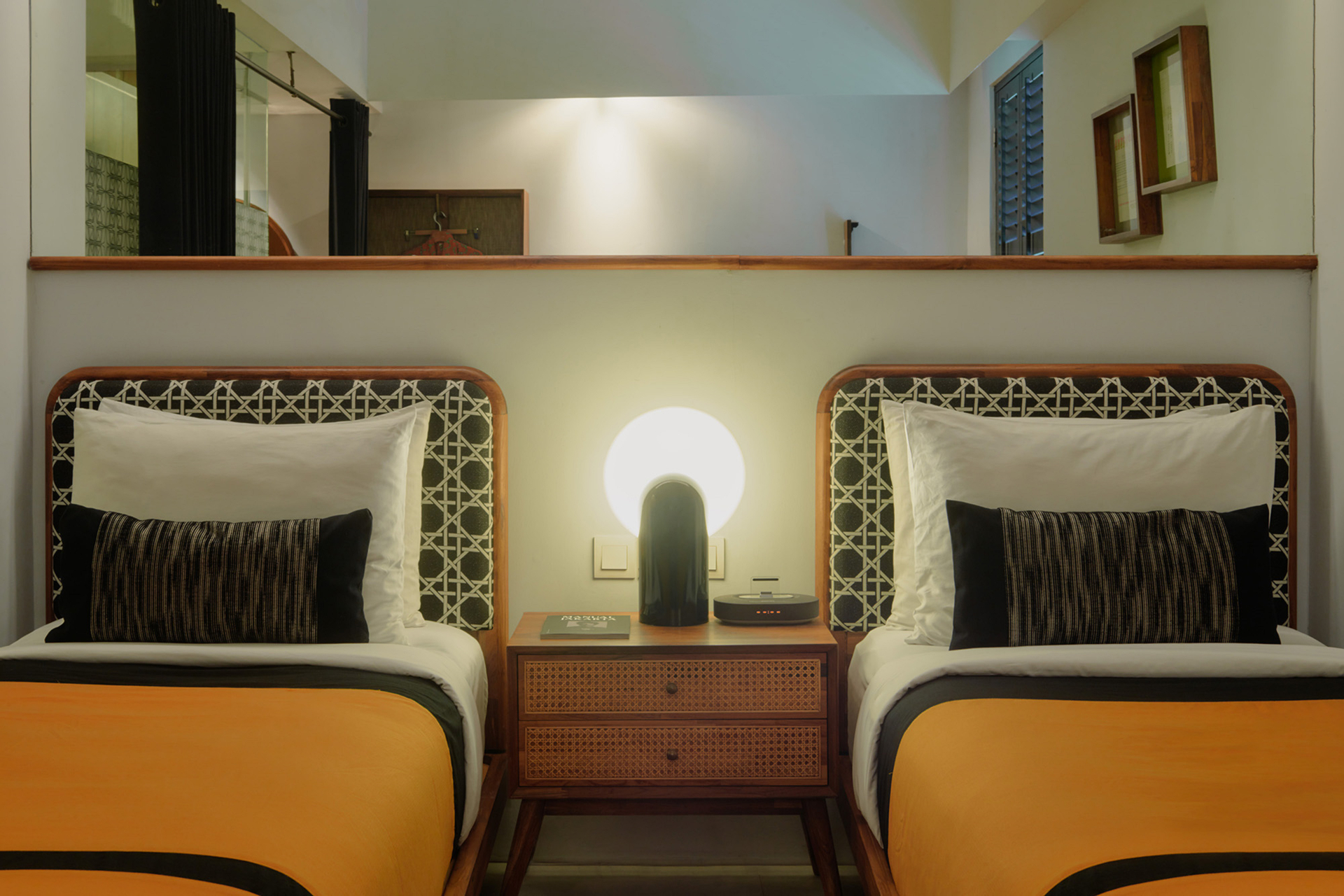 Kamar Deluks Queen atau Ranjang Lain