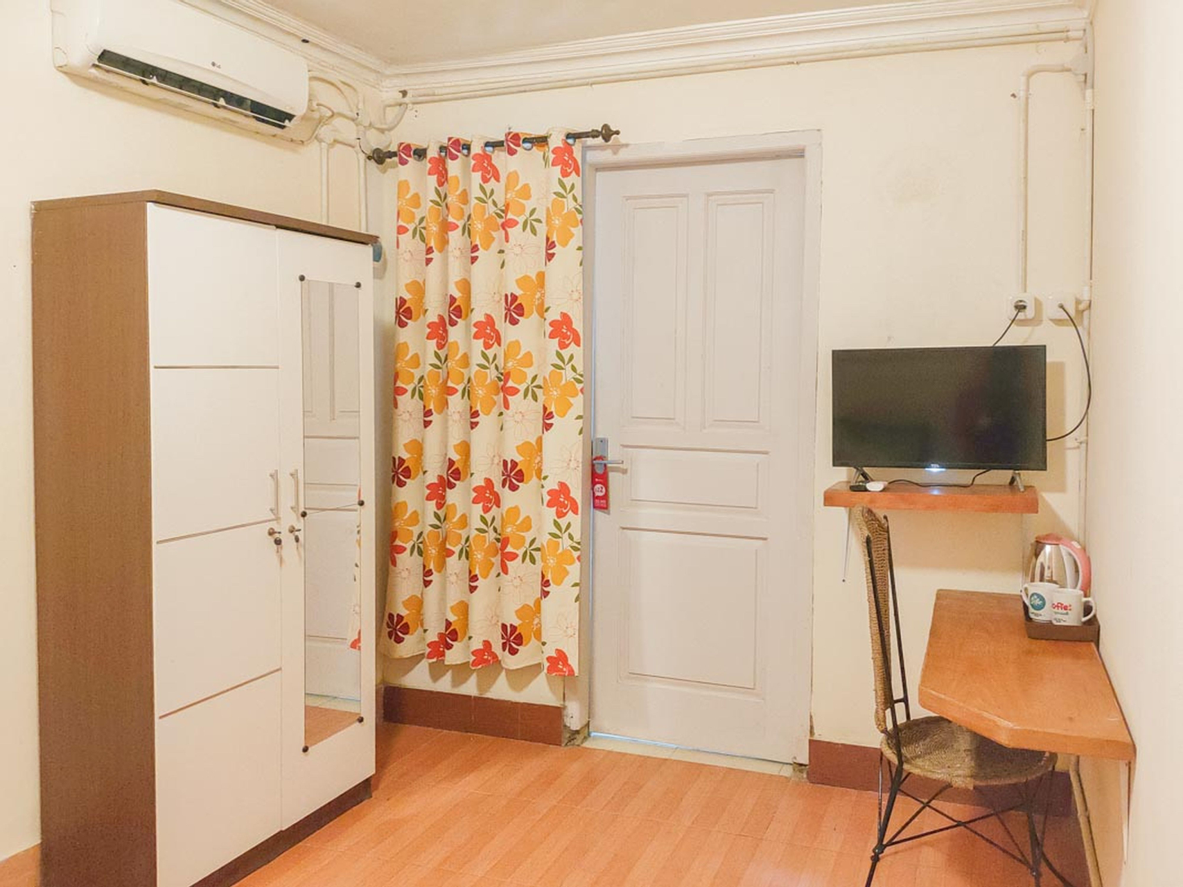 Bedroom 4, RedDoorz Syariah @ Sidosermo Surabaya, Surabaya