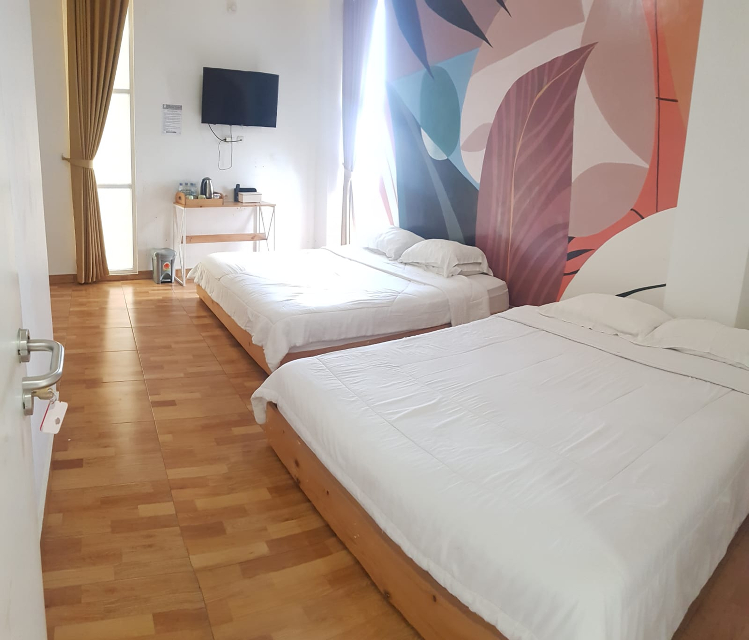 Kamar Keluarga Queen atau Ranjang Lain