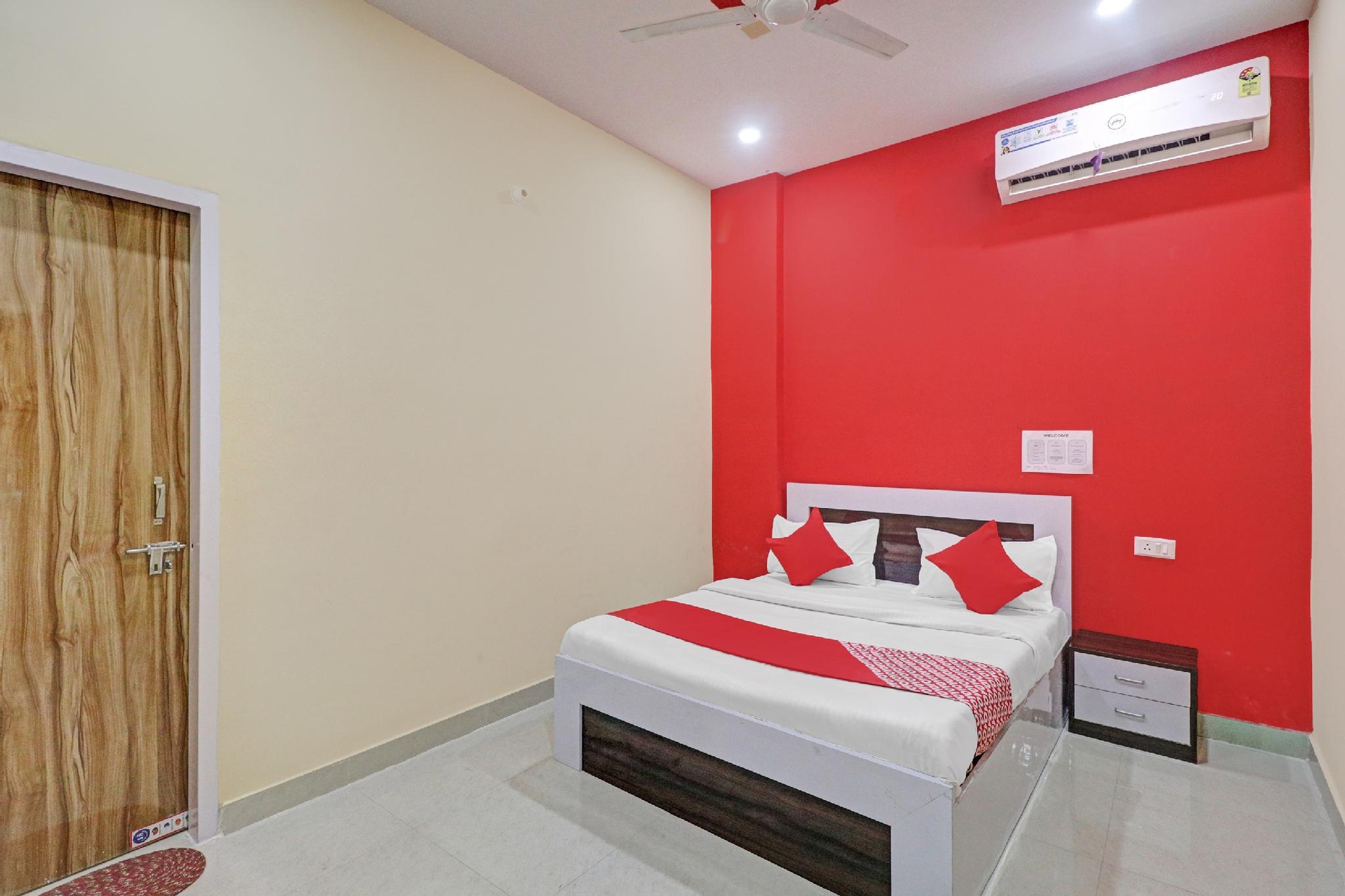 Bedroom, OYO 80966 Imperial Hotel, Sonipat