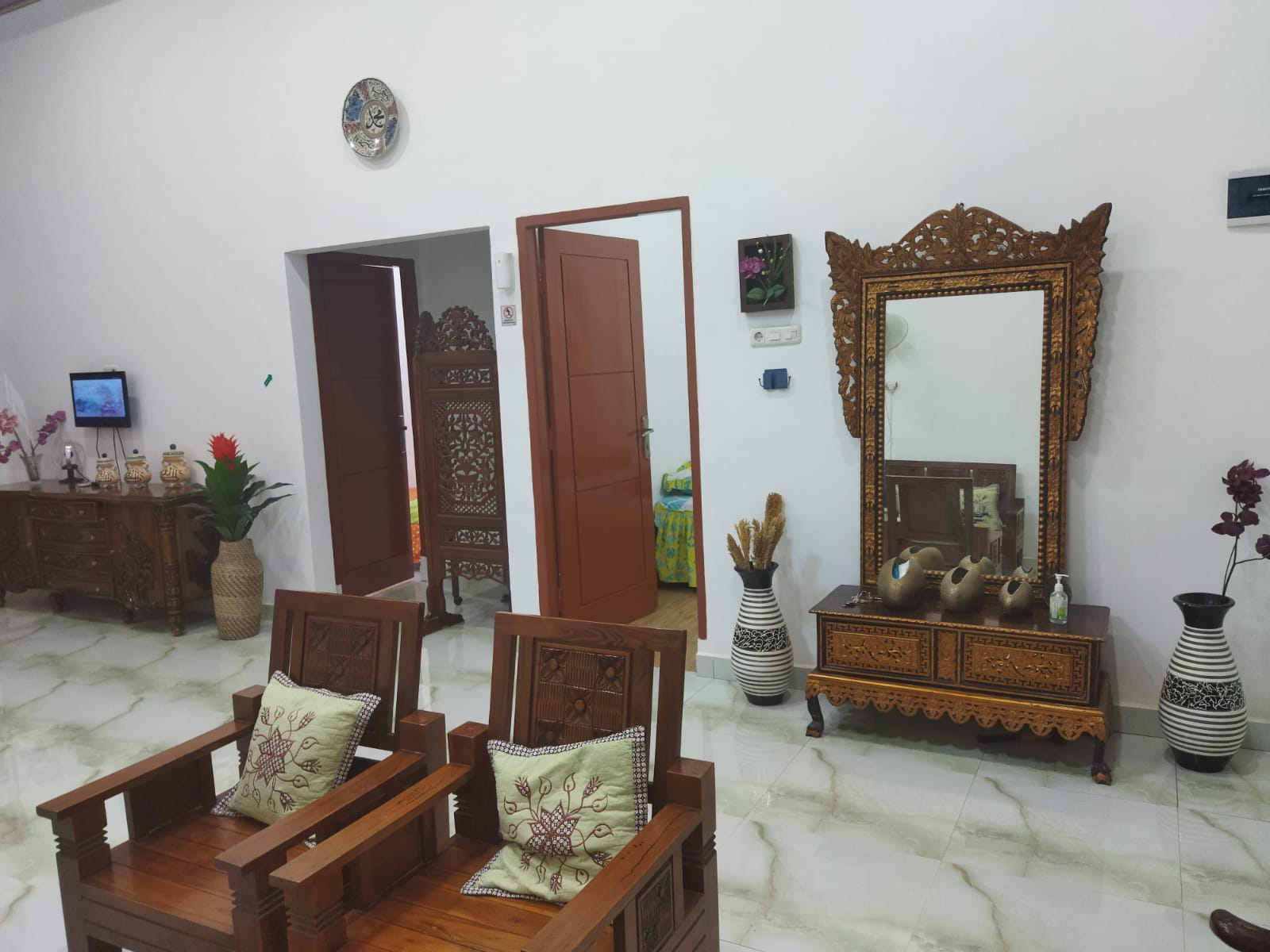 Living Area 6