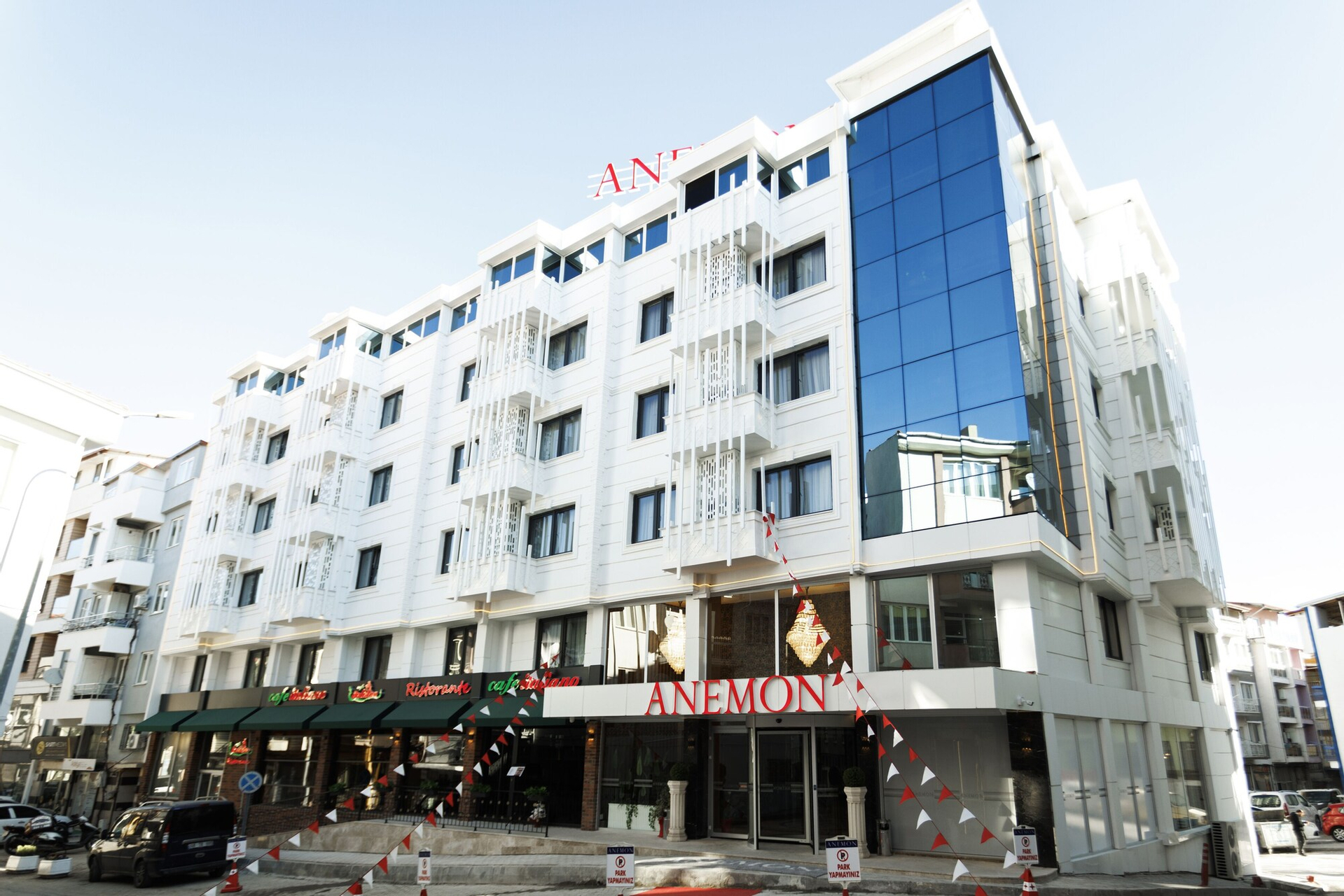 Anemon Usak Otel, Merkez