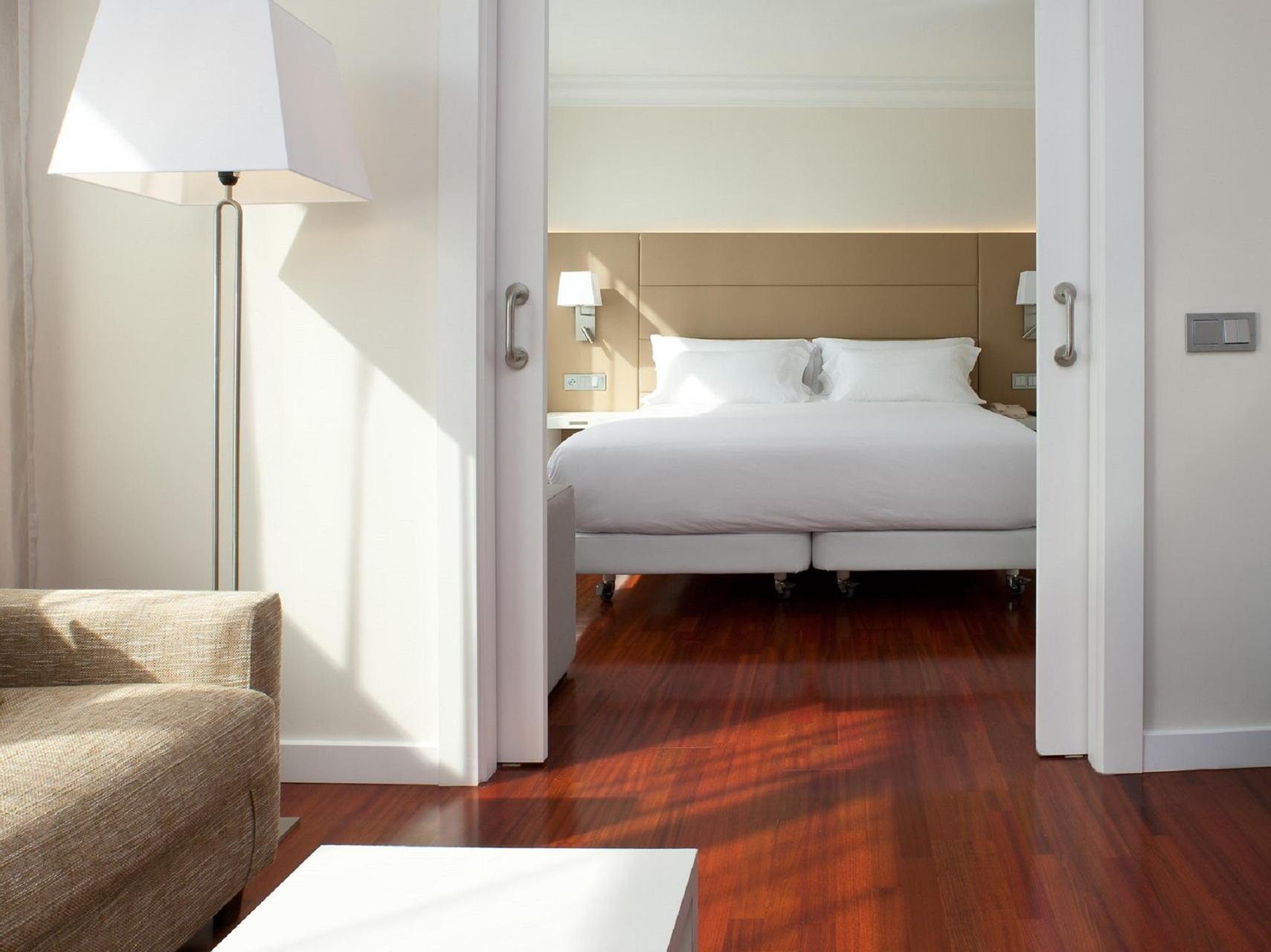 Bedroom 2, NH Iruña Park, Navarra