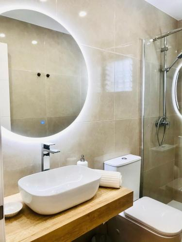 Bathroom 4, Gleaming & well located apartment in Malaga center, Málaga