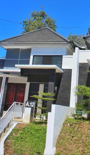 4, Villa Seruni Bandungan, Semarang