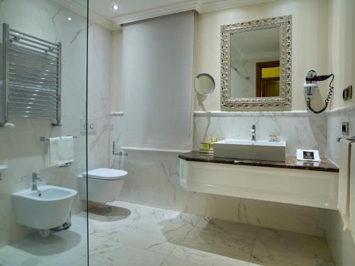 Bathroom 3, Hotel Niccolo' V - Terme dei Papi, Viterbo