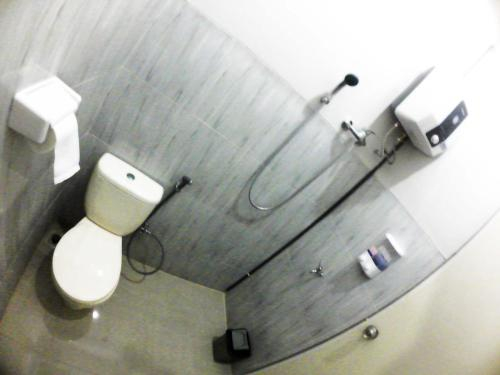 Bathroom, Login Homestay Kapuas, Madiun