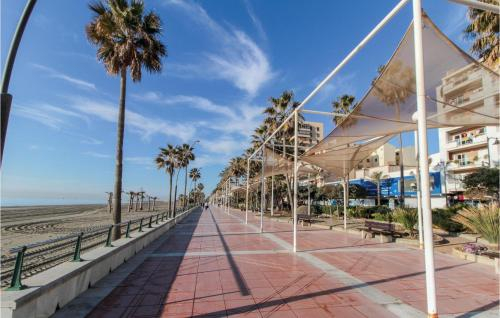 Others 3, Stunning apartment in Estepona with 2 Bedrooms and WiFi, Málaga