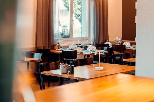 Others 5, Hotel Rossli Luterbach, Wasseramt