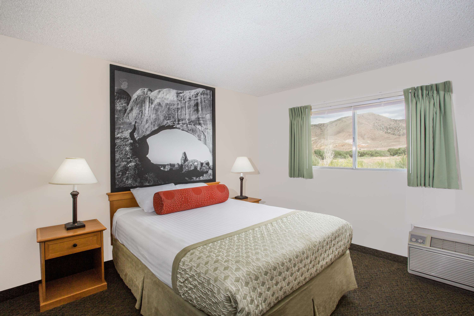 Bedroom 3, Super 8 by Wyndham Salina/Scenic Hills Area, Sevier