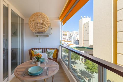 5, Apartamento junto al Faro .Marbella centro.Vistas mar y el puerto., Málaga