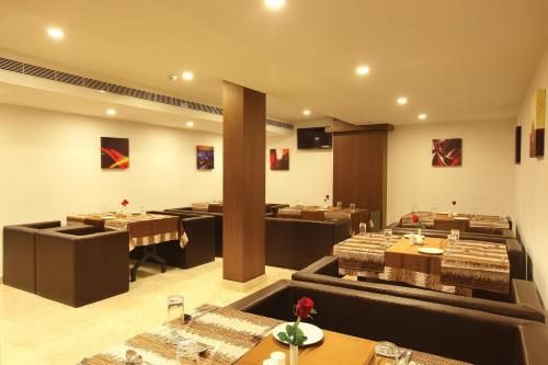 Restaurant 1, Hotel Park Residency, Pathanamthitta