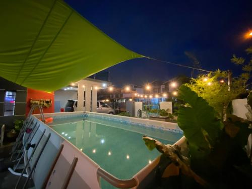Swimming pool, D'Ambiience Private Pool & Garden Residence, Johor Bahru