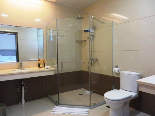 Bathroom 5, Plaza Hotel, Dili Barat