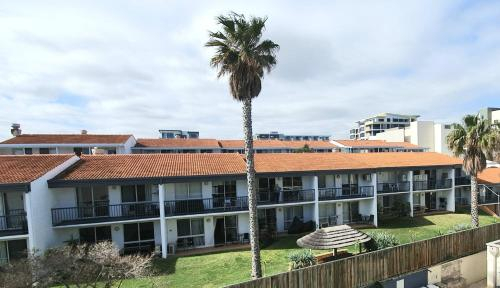 4, West Beach Lagoon 218 Great value, Stirling