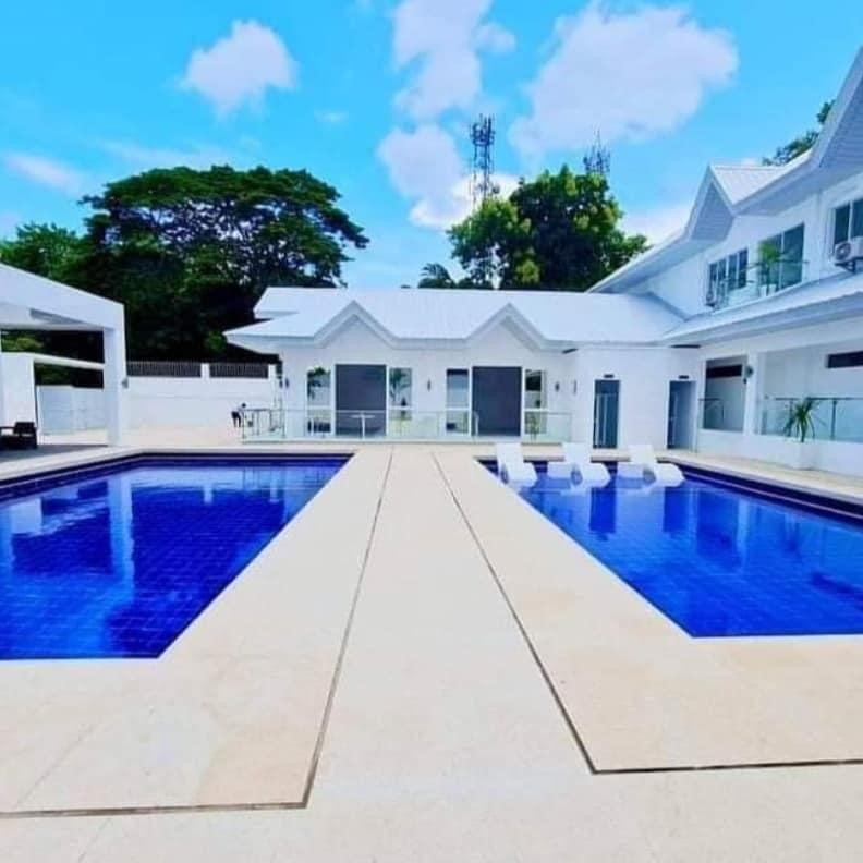 Blu Serenity Villa, Los Baños