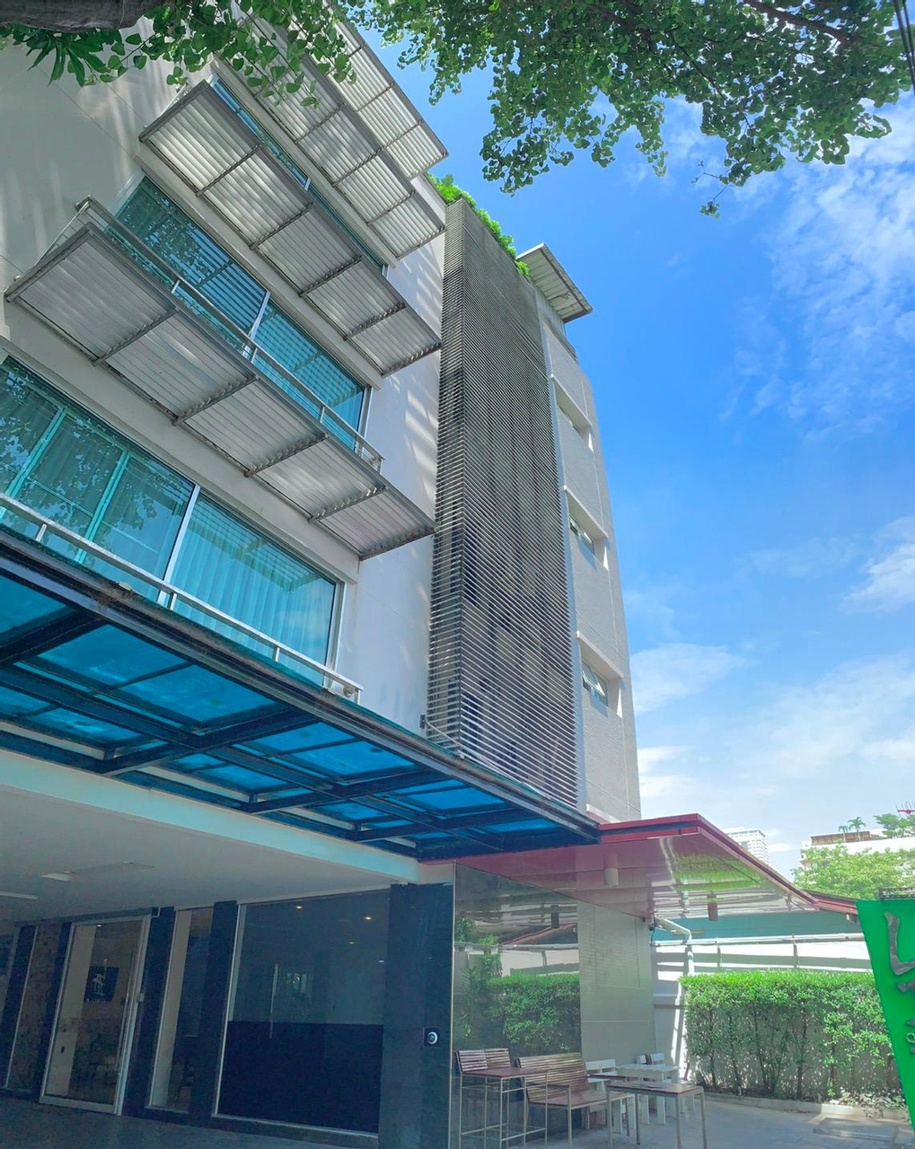 ViVi Avenue Thonglor, Wattana