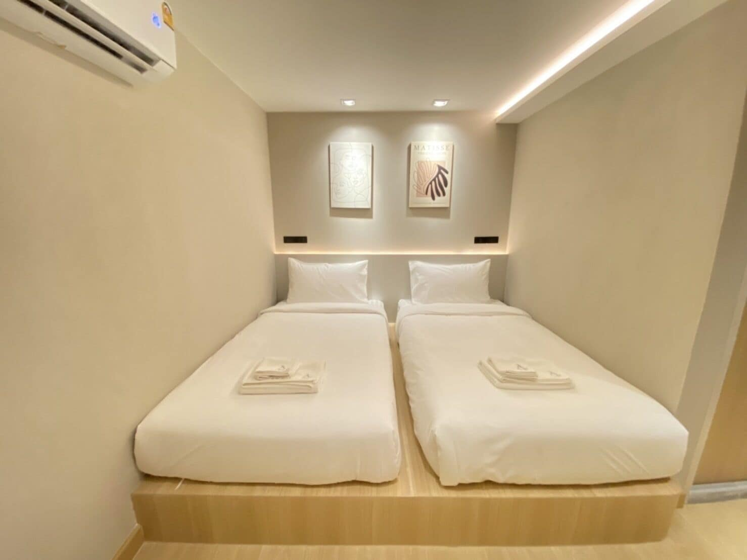 Room 15