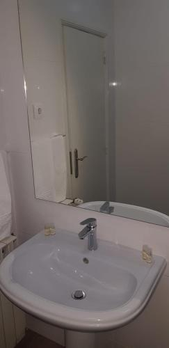 Bathroom 3, Residencial Solar da Estacao, Barcelos