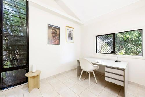 Facilities 5, Spacious Tropical Garden Tranquillity with Pool, Nightcliff