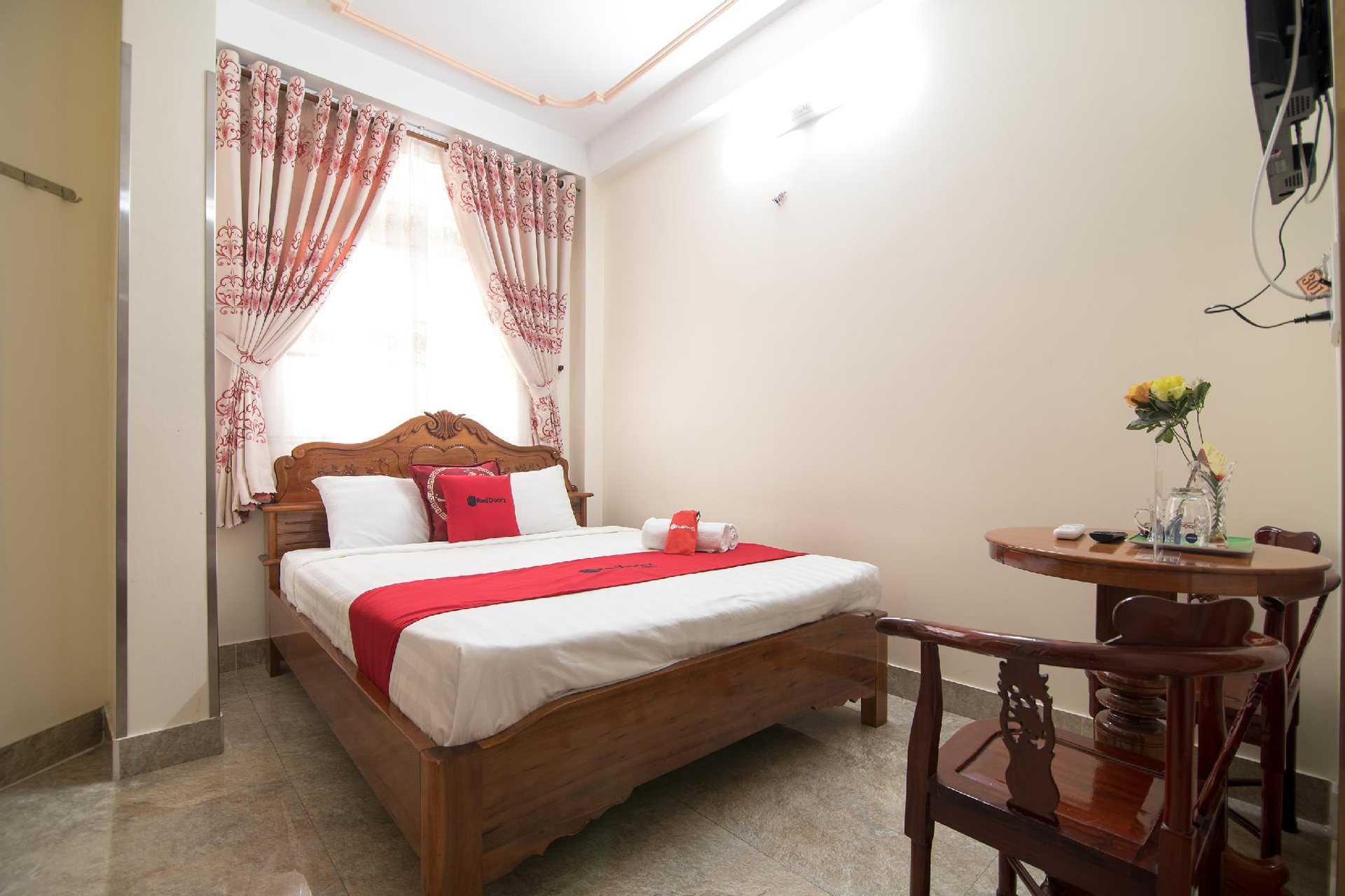 Bedroom, RedDoorz Plus near Nguyen Trai Street, Quận 1