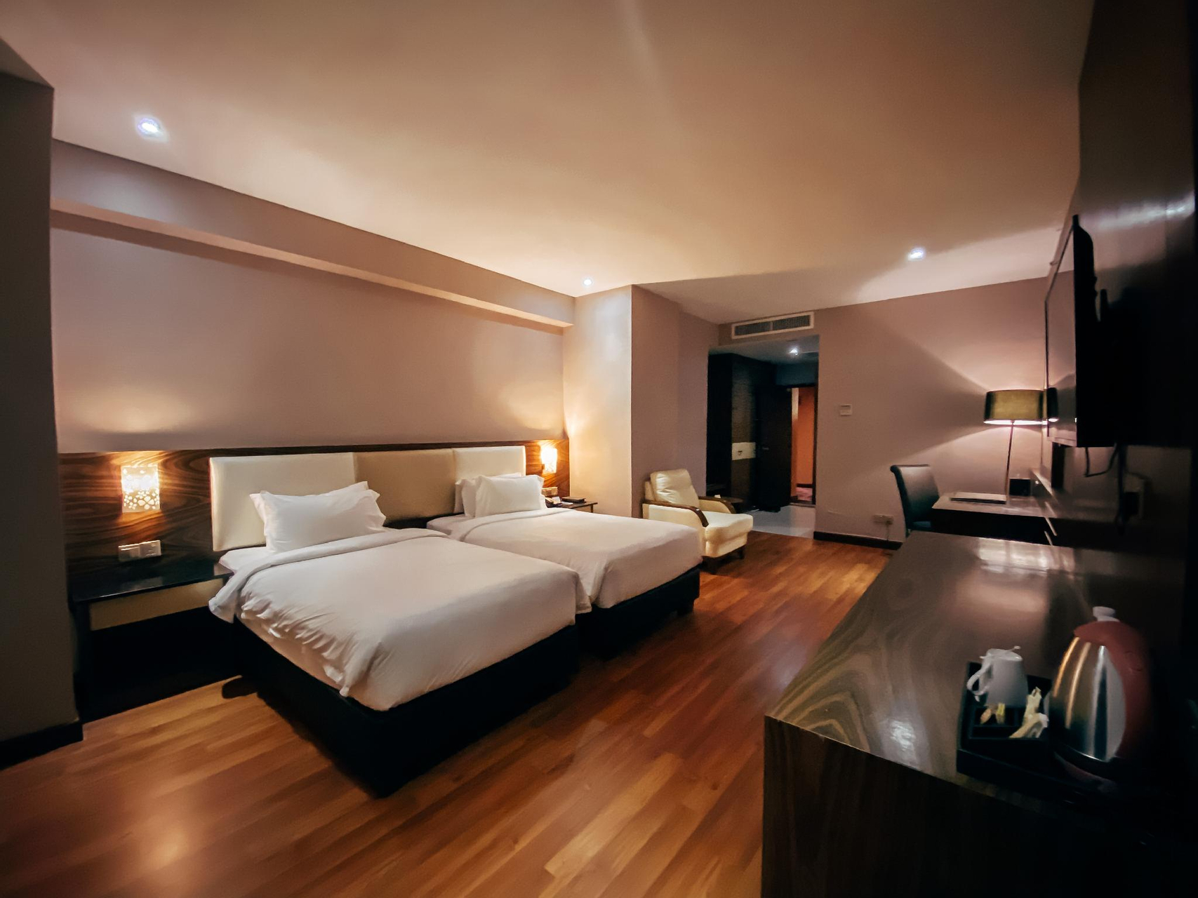 Bedroom, Vouk Hotel Suites, Pulau Penang