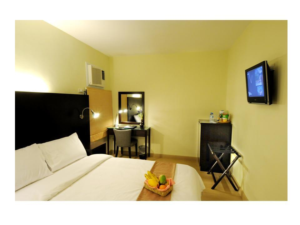 Bedroom, Pearl Lane Hotel, Manila City