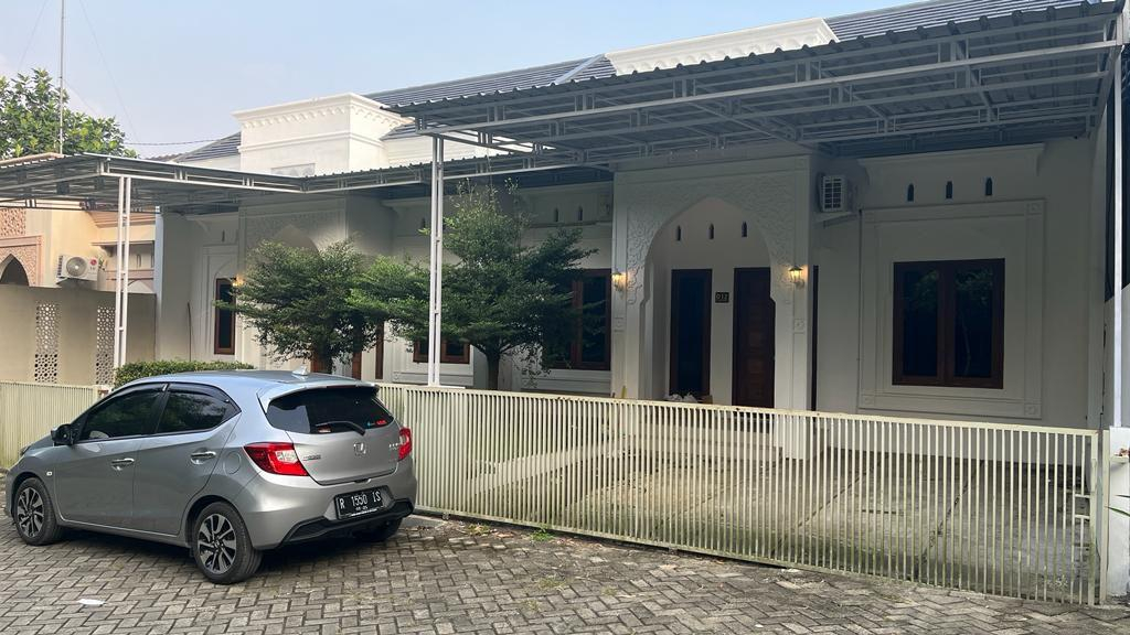 Exterior & Views, Madina Sharia Homestay, Banyumas