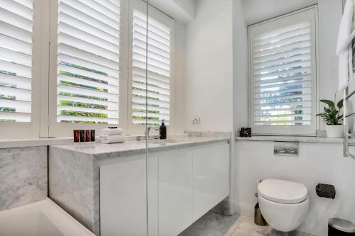 Bathroom 1, Premium Double Bay 3 bedroom apartment, Woollahra