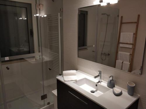 Bathroom 4, Rafaelo's Apartment, Caldas da Rainha