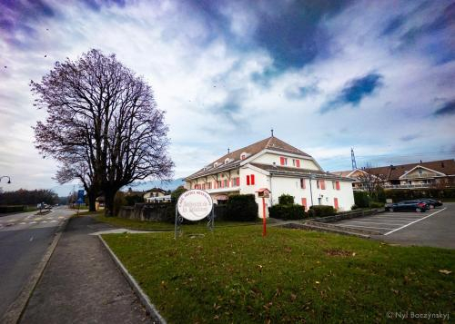 Others 5, Auberge de la Reunion, Nyon