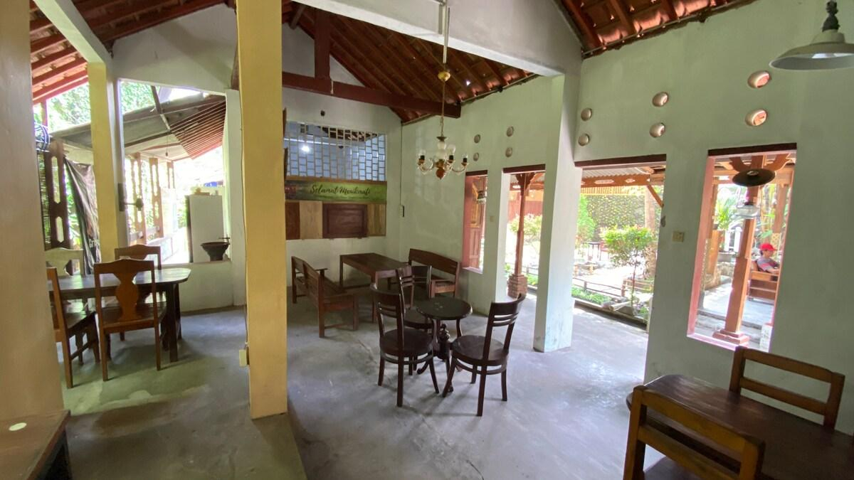 Food & Drinks, Pondok Kali Oedal - Standard Fan, Magelang