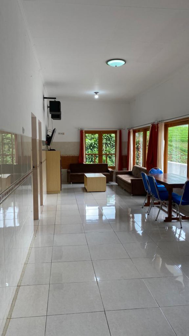 Living Area 5