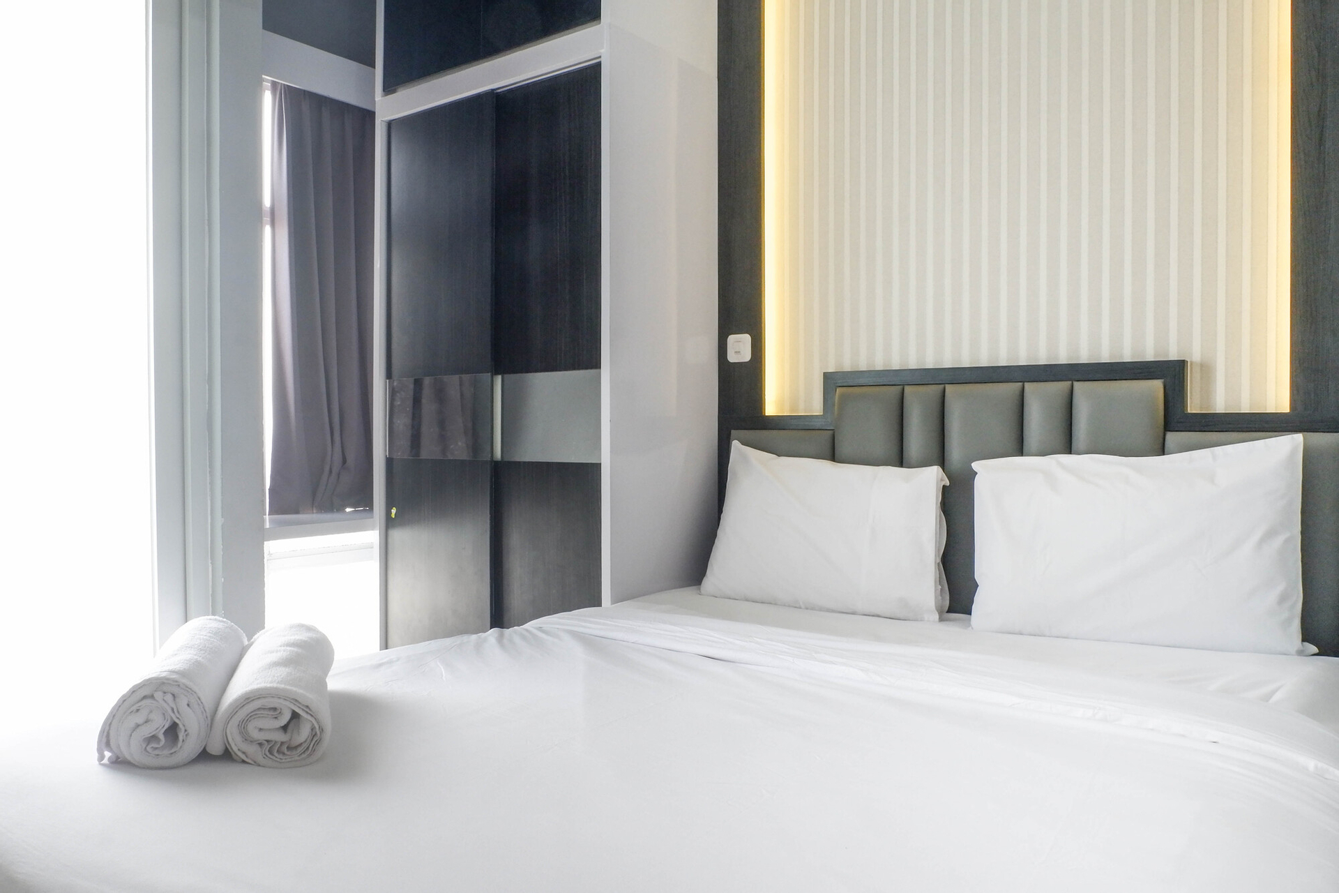Bedroom 2, Spacious and Strategic 1BR Apartment at Gunawangsa Tidar By Travelio, Surabaya
