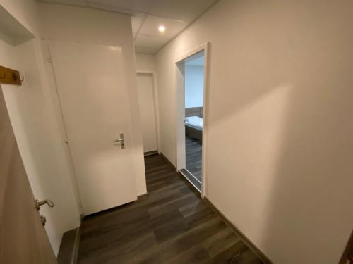 Others 2, Hotel da Luca, Wangen