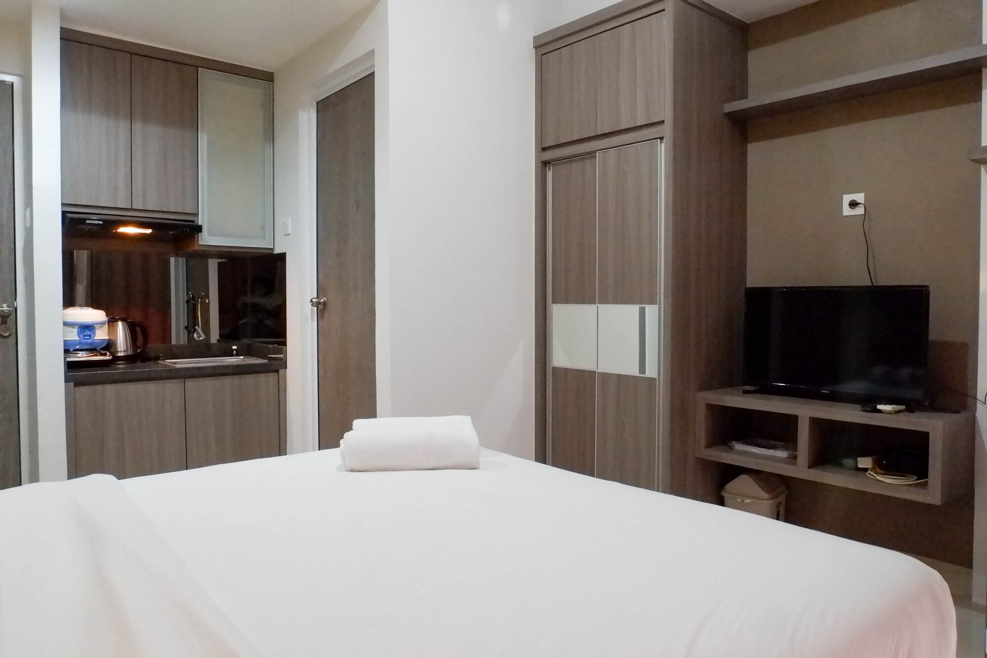 Bedroom 2, Modern and Best View Studio Apartment at Taman Melati Surabaya By Travelio, Surabaya