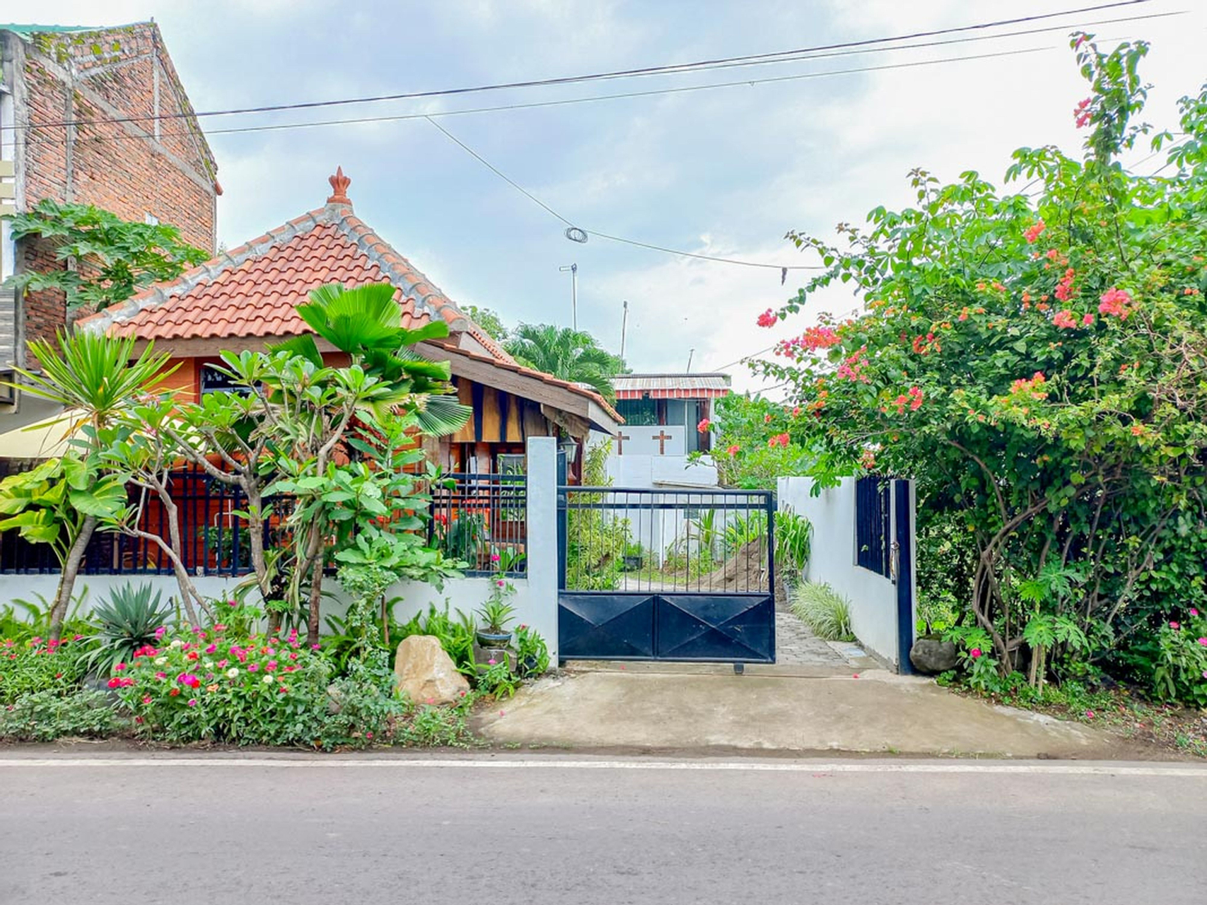 Exterior & Views 2, Labinda Homestay Caruban, Madiun