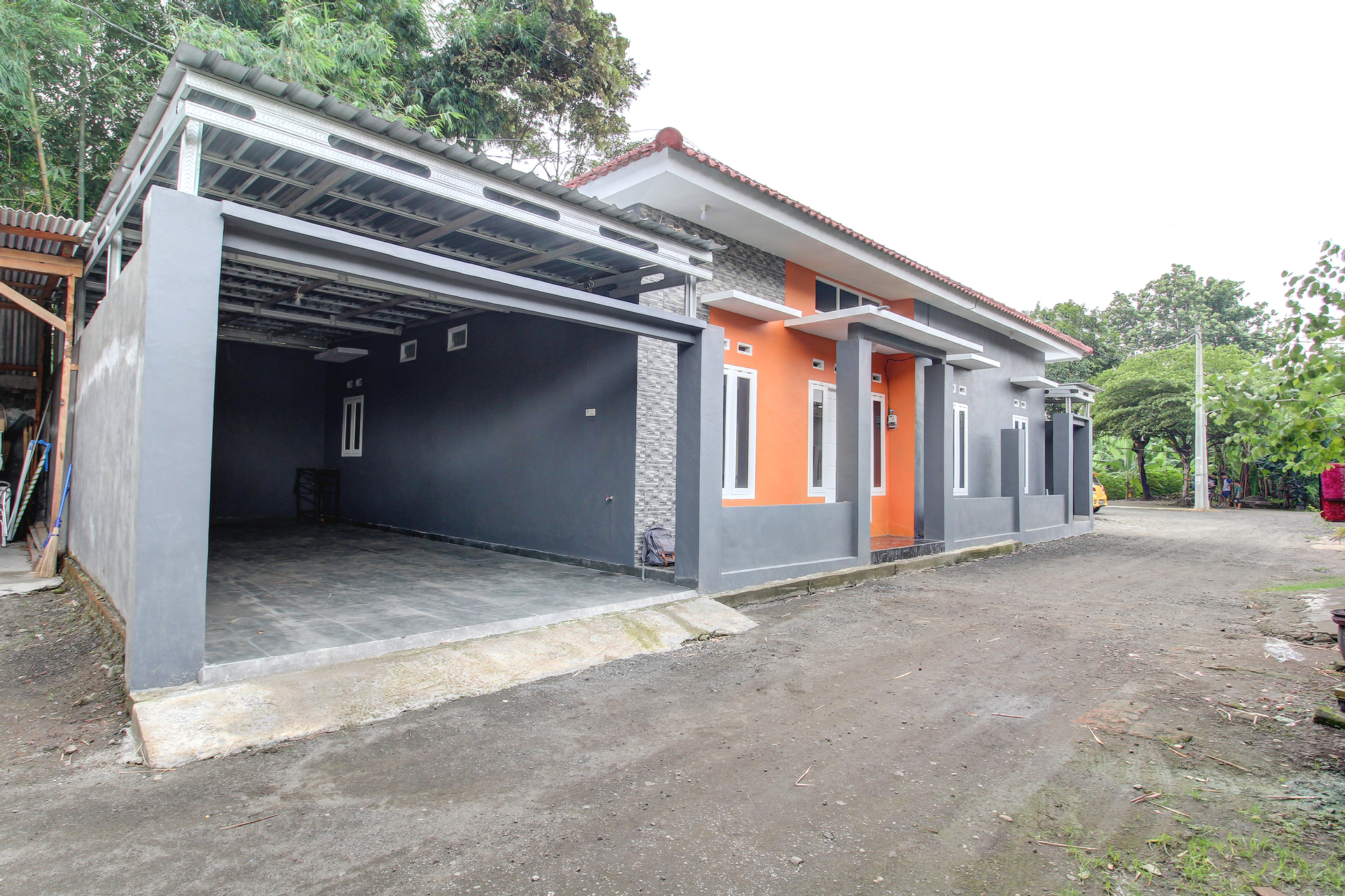 Exterior & Views 2, SPOT ON 92118 Alif House Syariah 2, Kediri