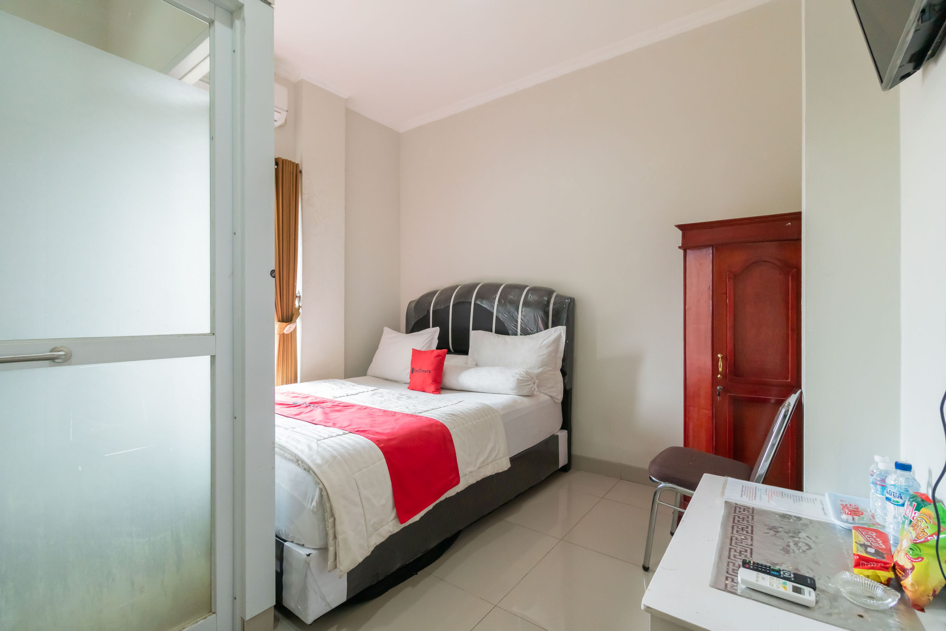 Bedroom 1, Reddoorz Plus near Palembang Airport 3, Palembang