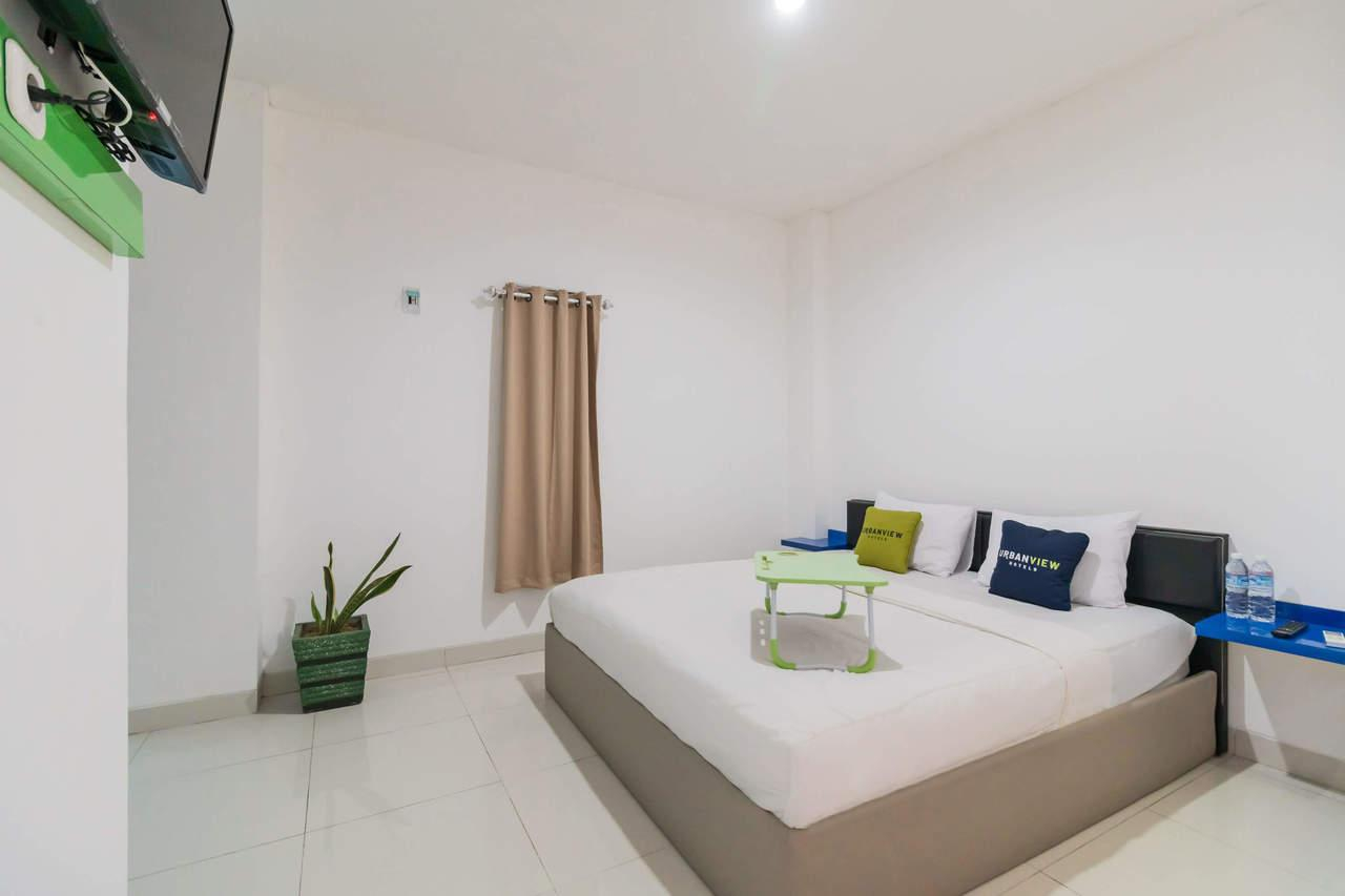 Bedroom 2, Urbanview Hotel Ephe Palembang, Palembang