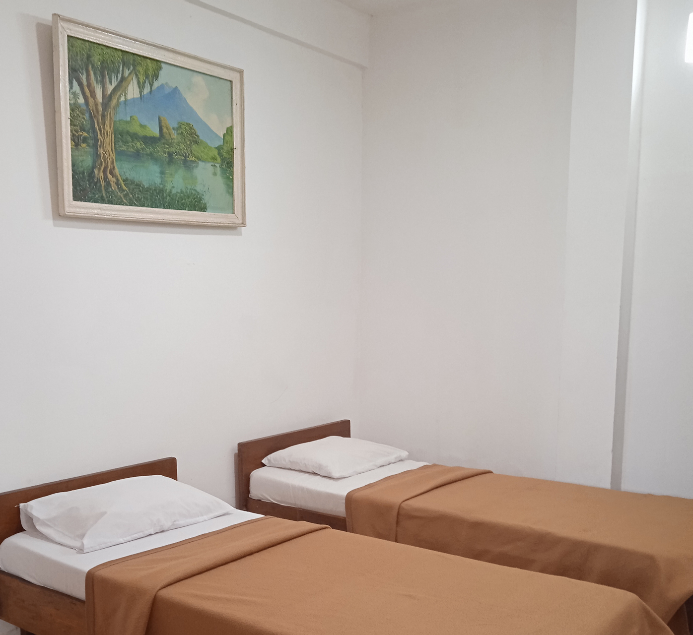 Kamar Ekonomi Twin