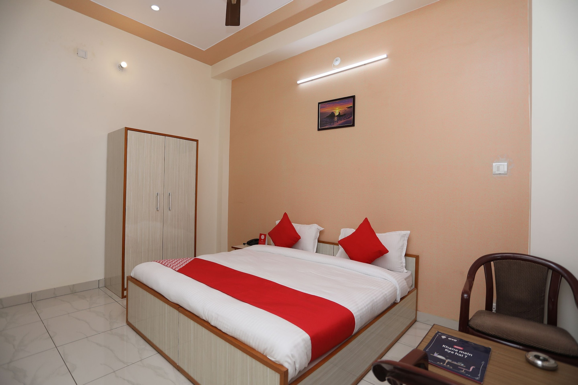 Room 4, OYO 17291 Shree Ram Palace, Rewari