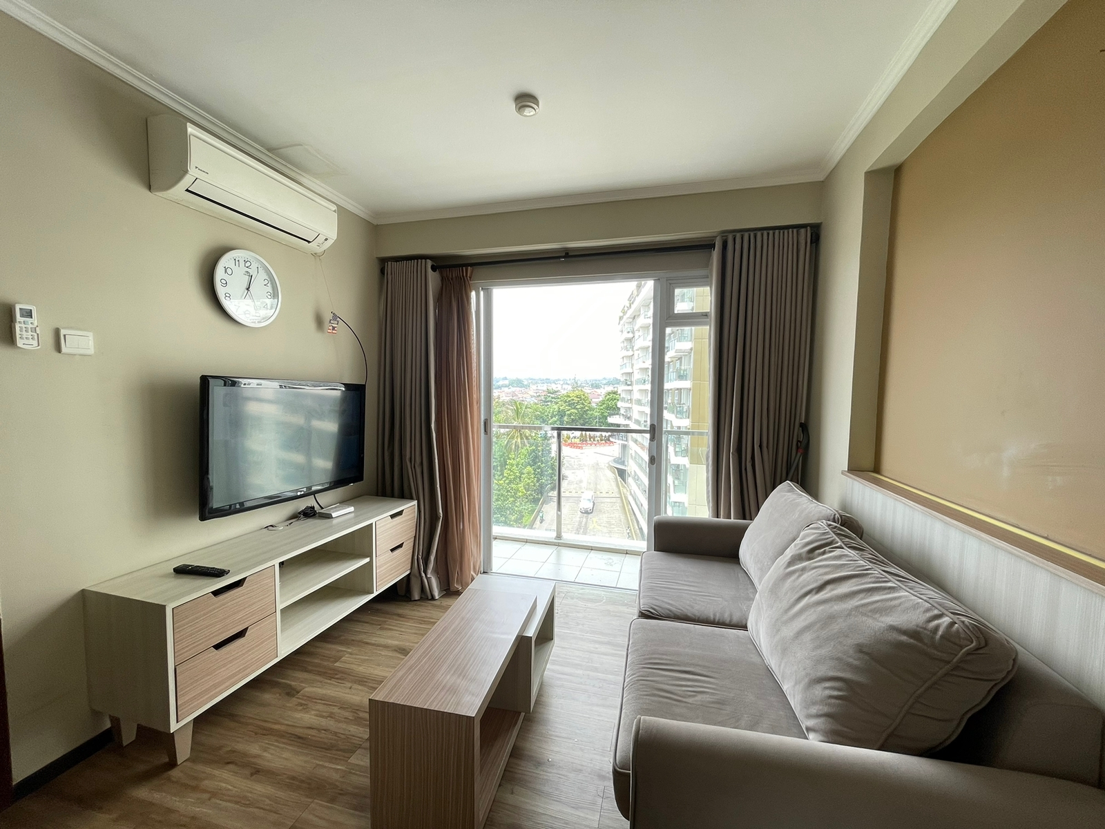 Living Area 52