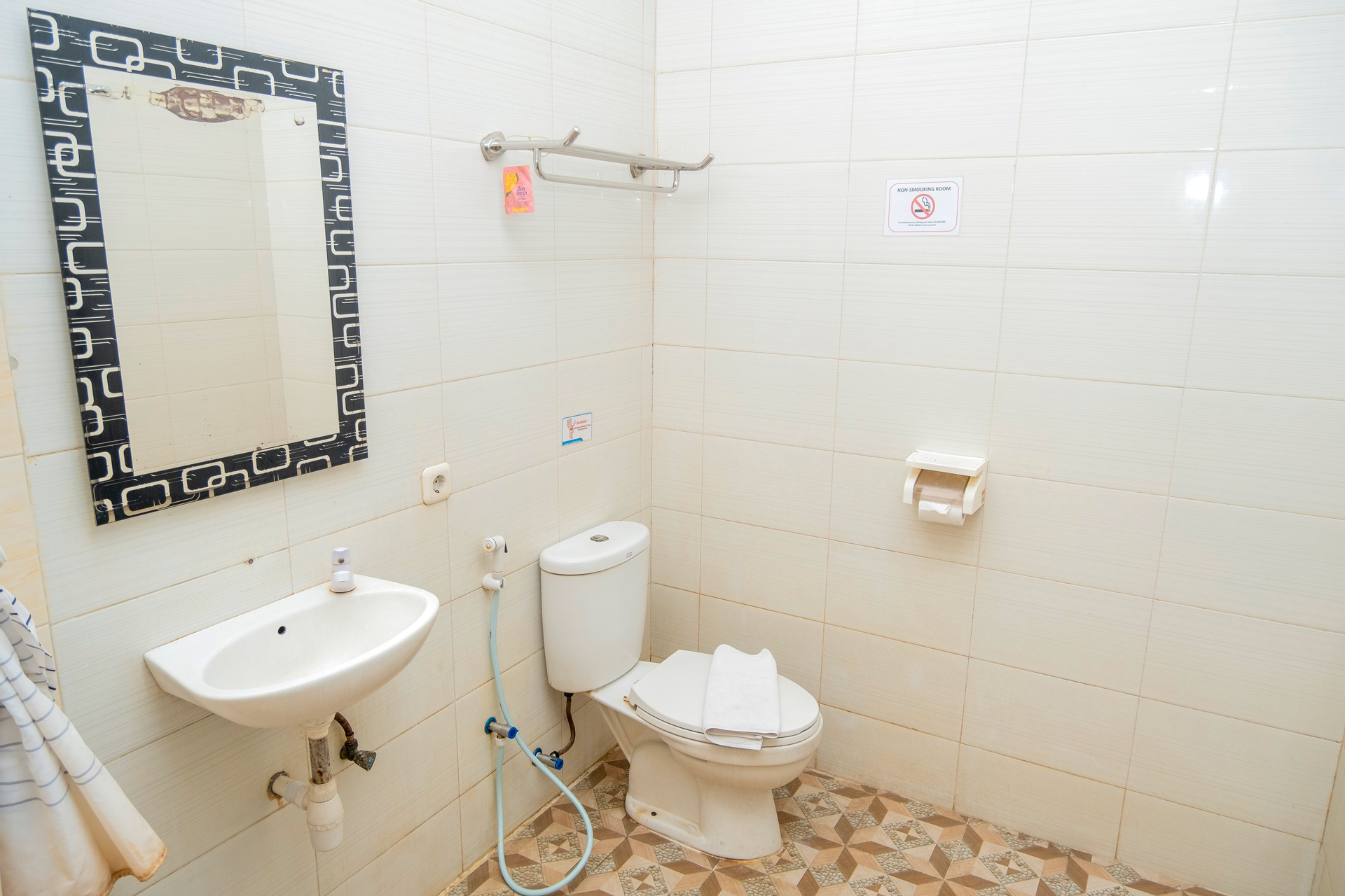 Bedroom 5, Premiere Guest House, Tegal